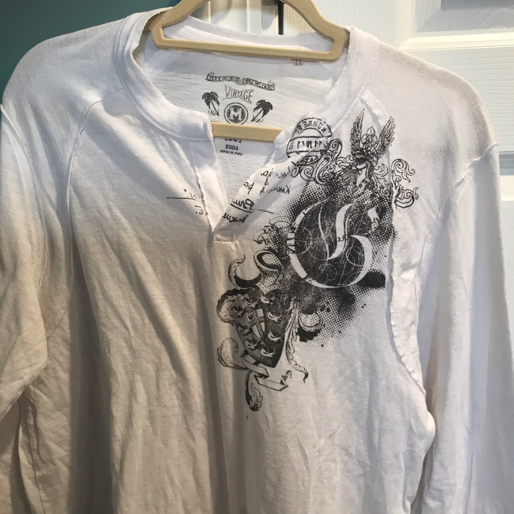 Men’s Guess Long Sleeve T-Shirt. Size Medium